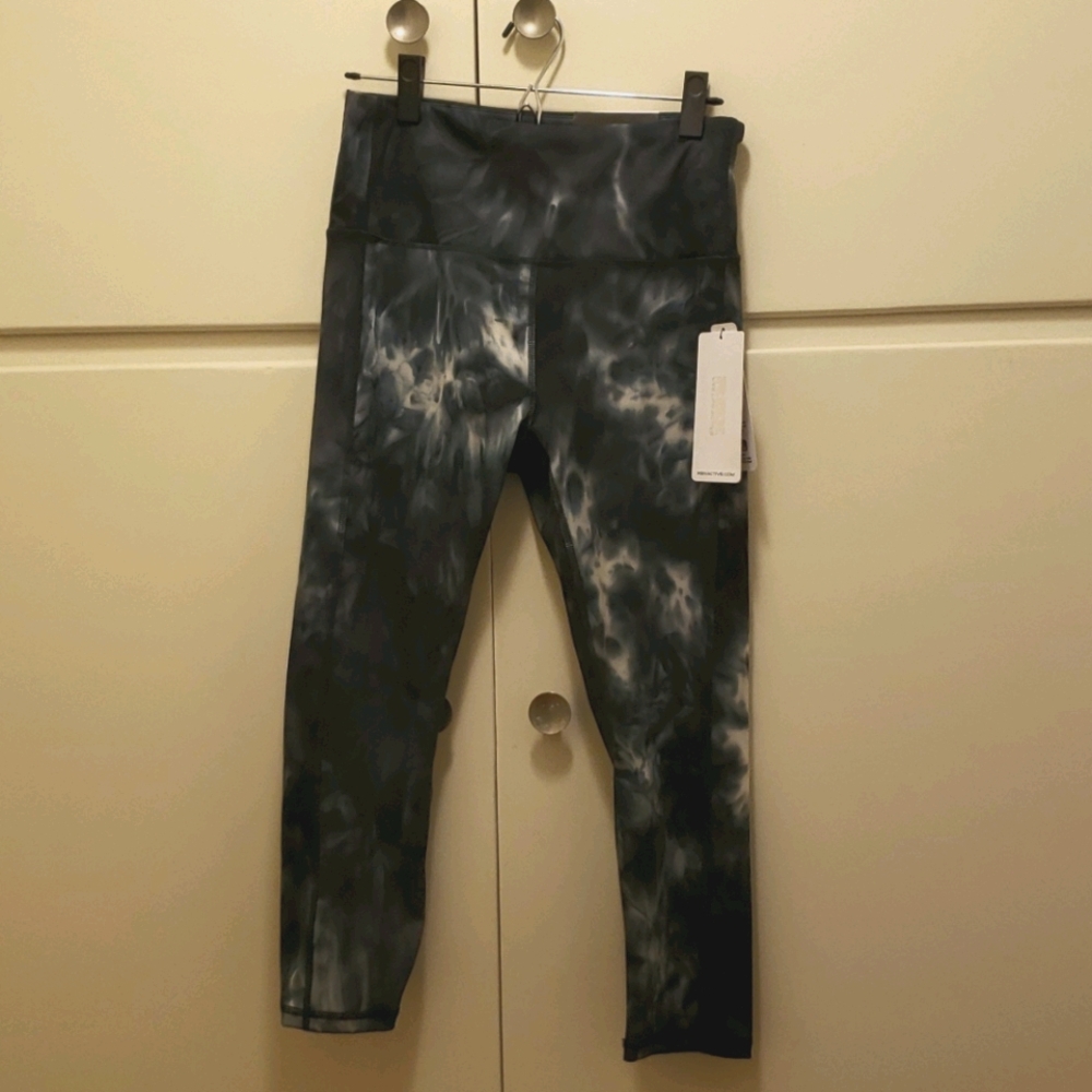 NWT RBX capri leggings medium